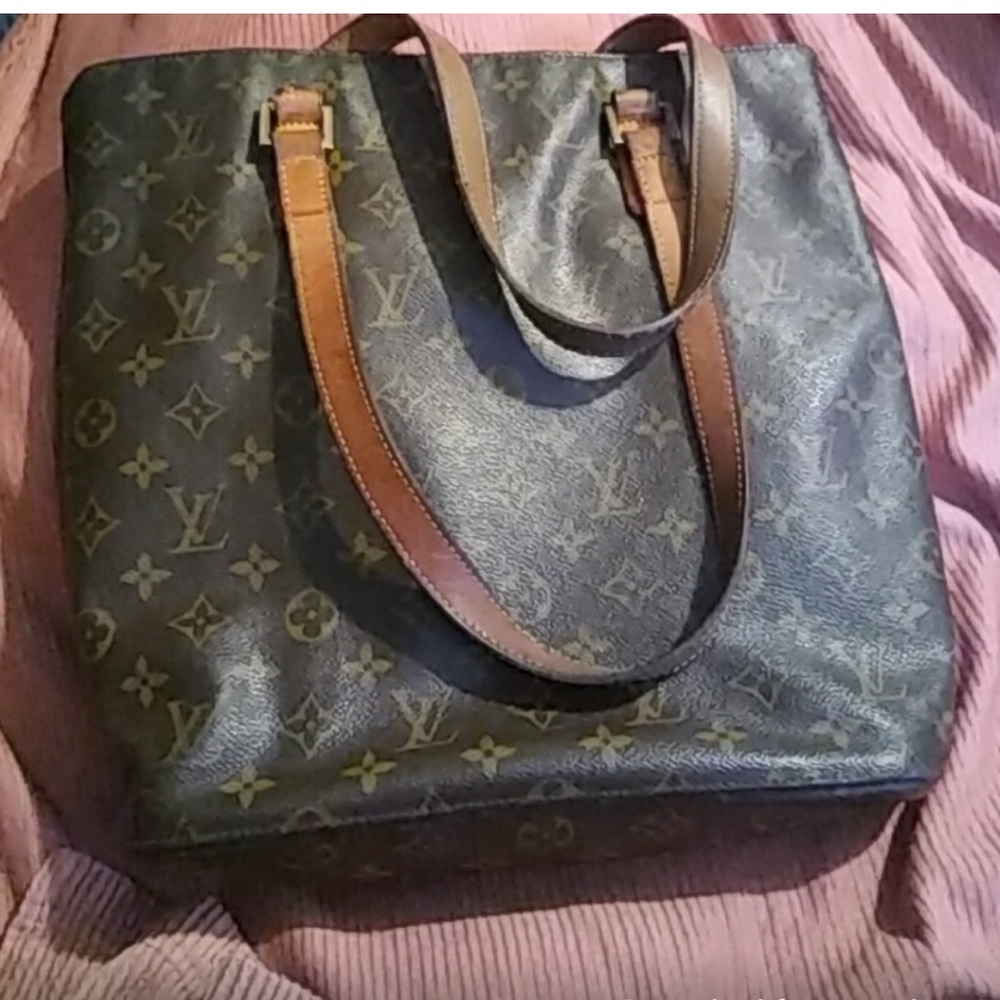 AUTHENTIC LOUIS VUITTON TOTE